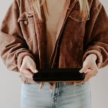 Load image into Gallery viewer, Sweet_Water_Decor_Black_Stoneware_Tray_Model
